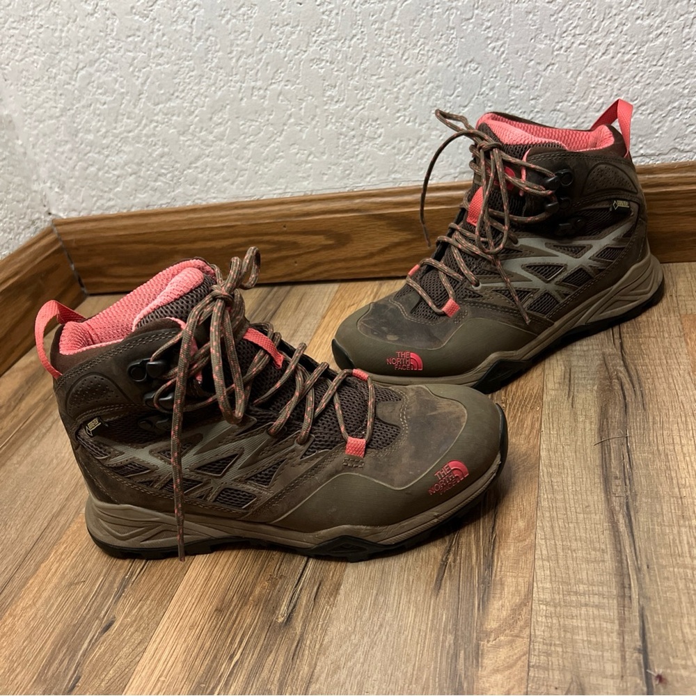The North Face Hedgehog Women’s Hike Mid GTX GORE-TEX Pink Hiking Boots Size 6.5